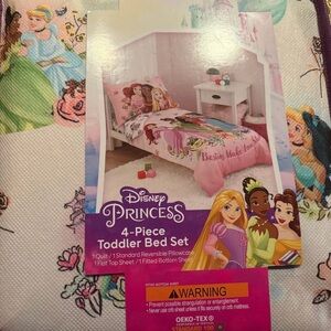 Disney Princess Toddler Quilt Set - Pink and White